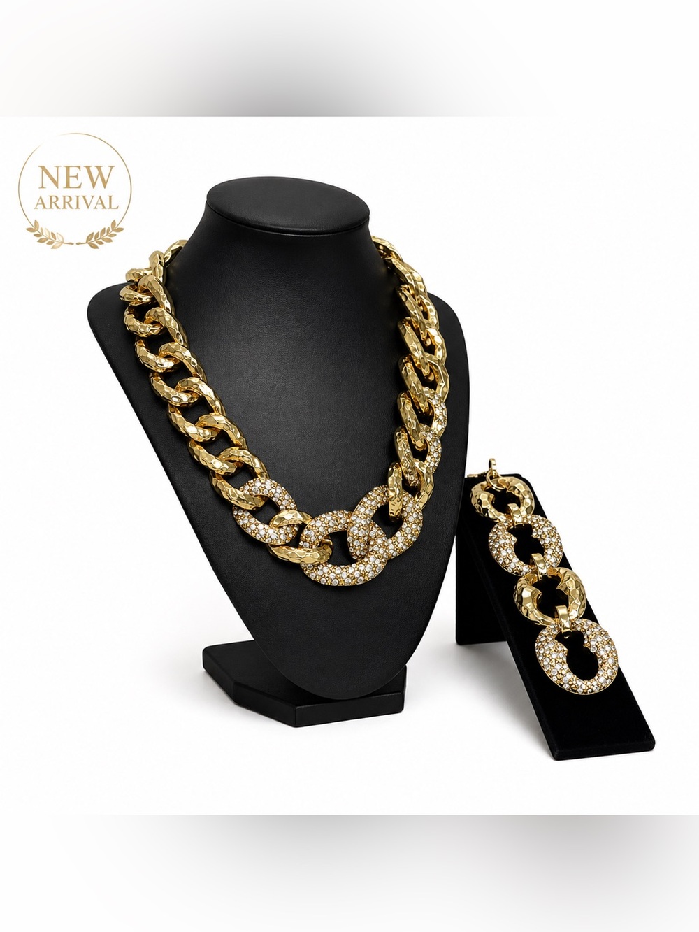 ✨ Gold-Tone Statement Necklace & Matching Bracelet Set ✨